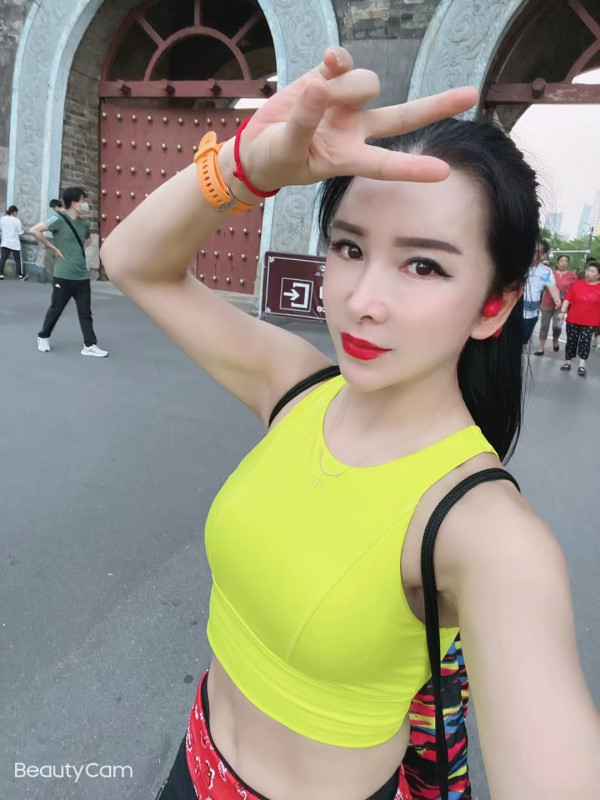 南京三牌楼小姐姐